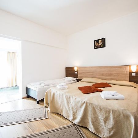 Gura Diham Hotell Buşteni Exteriör bild