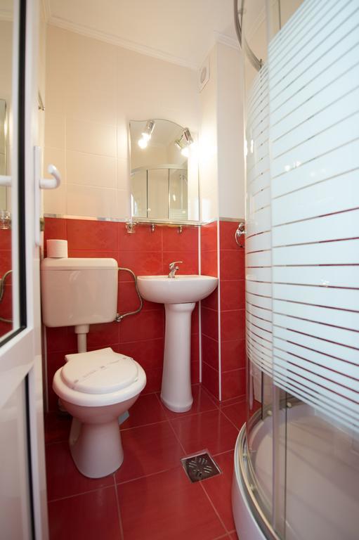 Gura Diham Hotell Buşteni Exteriör bild