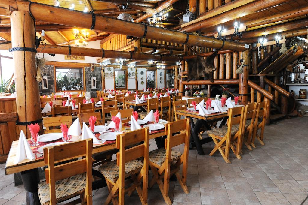 Gura Diham Hotell Buşteni Exteriör bild