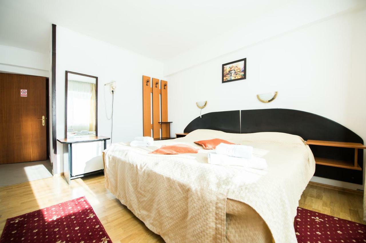 Gura Diham Hotell Buşteni Exteriör bild